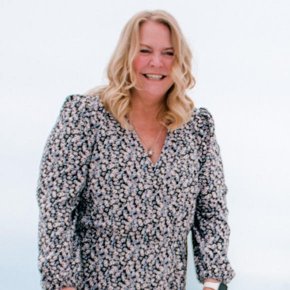 Meet your Posher, Pamela - Picture 1 of 2